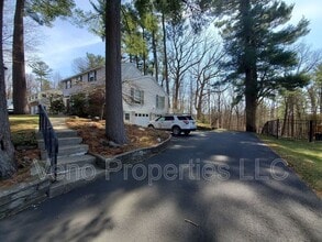 15 Rivercrest Dr in Rexford, NY - Building Photo - Building Photo