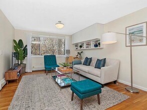 197 Kent St, Unit 27 in Brookline, MA - Building Photo - Building Photo
