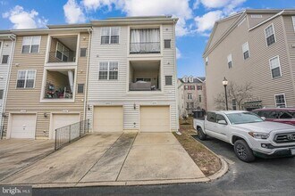 2296 Margraf Cir in Leesylvania, VA - Building Photo - Building Photo