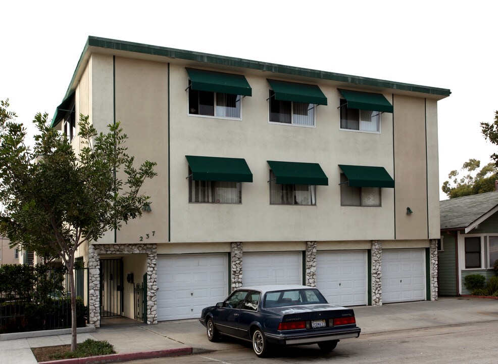 237 Lime Ave in Long Beach, CA - Building Photo