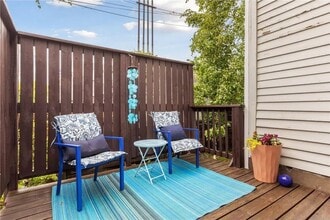 3208 Logan Ave N, Unit BottomUnit in Minneapolis, MN - Foto de edificio - Building Photo