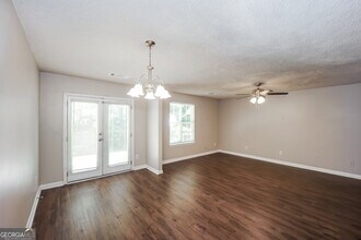 1315 Maple Valley Ct in Union City, GA - Building Photo - Building Photo