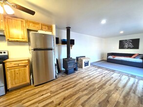 8397 Golden Valley Blvd in Maple Falls, WA - Building Photo - Building Photo