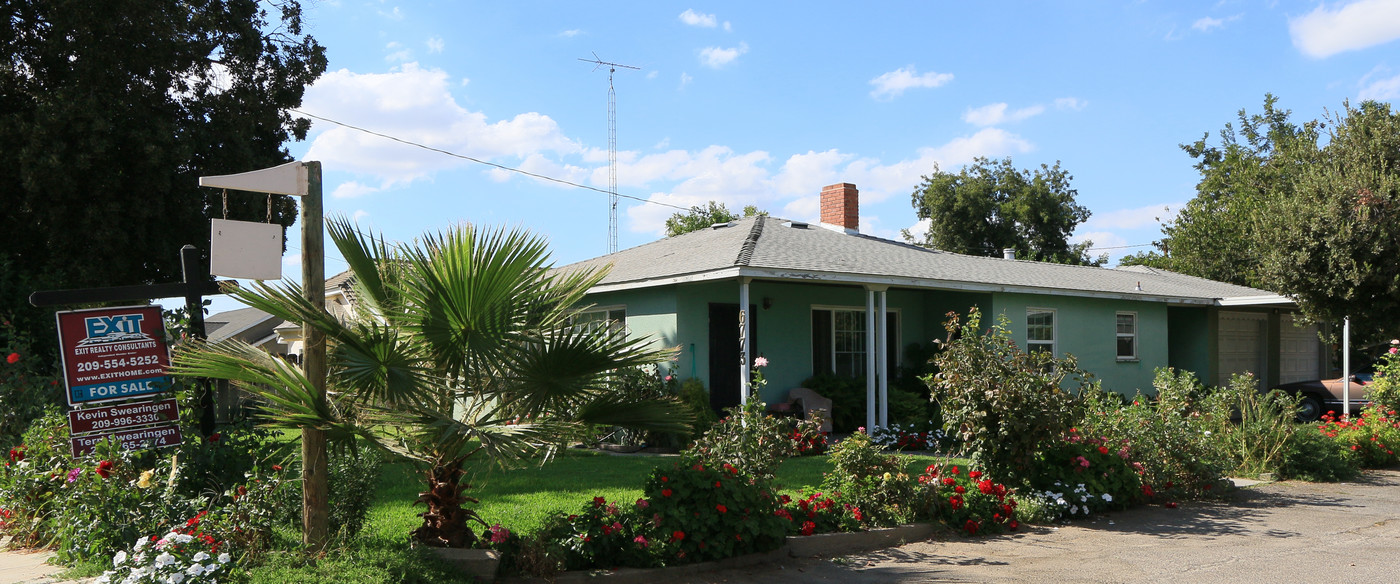 6773 Locust St in Hughson, CA - Building Photo