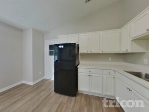 6617 Flat Rock Dr in Charlotte, NC - Building Photo - Building Photo