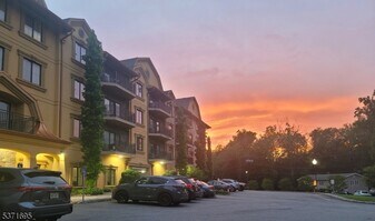 10 Lower Notch Rd in Woodland Park, NJ - Building Photo