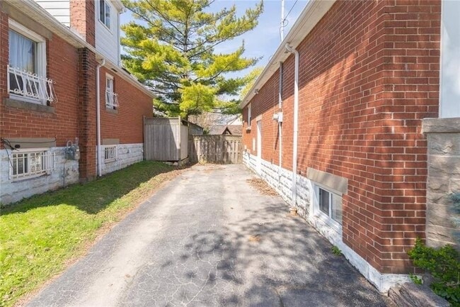 214 E 19th St in Hamilton, ON - Building Photo - Building Photo
