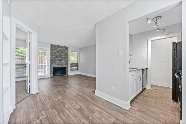 The Vail in Dallas, TX - Building Photo - Building Photo