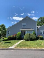 347 Green Rock in Shelton, CT - Building Photo