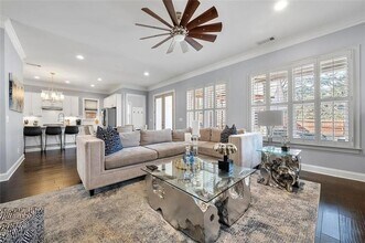 3165 Oakdale Rd in Atlanta, GA - Building Photo - Building Photo