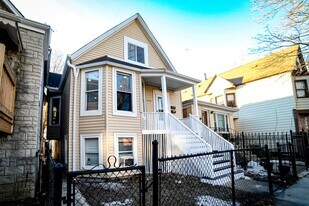 4152 N Saint Louis Ave, Unit 2 in Chicago, IL - Building Photo