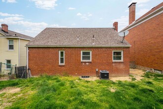 109 Minooka St in Pittsburgh, PA - Building Photo - Building Photo