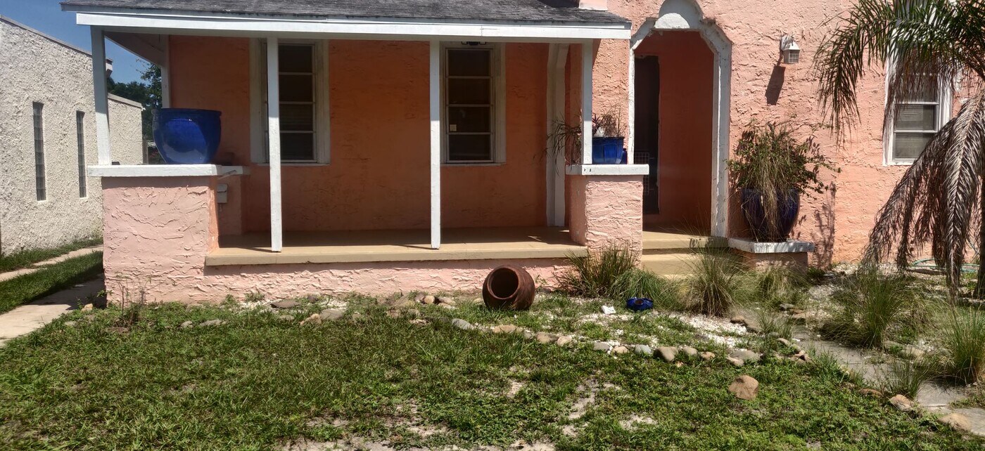 415 Daytona Ave in Daytona Beach, FL - Building Photo