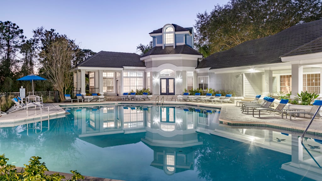 Southside Villas in Jacksonville, FL - Building Photo