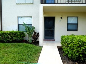4570 Lucerne Lakes Blvd E in Greenacres, FL - Building Photo