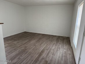 2705 W Tuckey Ln in Phoenix, AZ - Building Photo - Building Photo