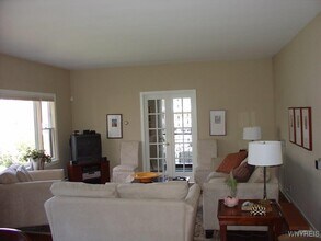 40 Oakland Pl in Buffalo, NY - Building Photo - Building Photo