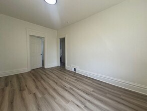 5106 Baum Blvd in Pittsburgh, PA - Building Photo - Building Photo