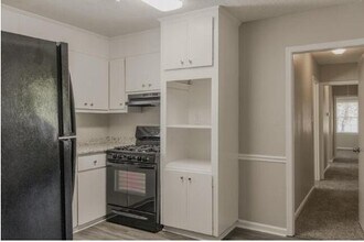 560 Old Lundy Rd in Macon, GA - Building Photo - Building Photo