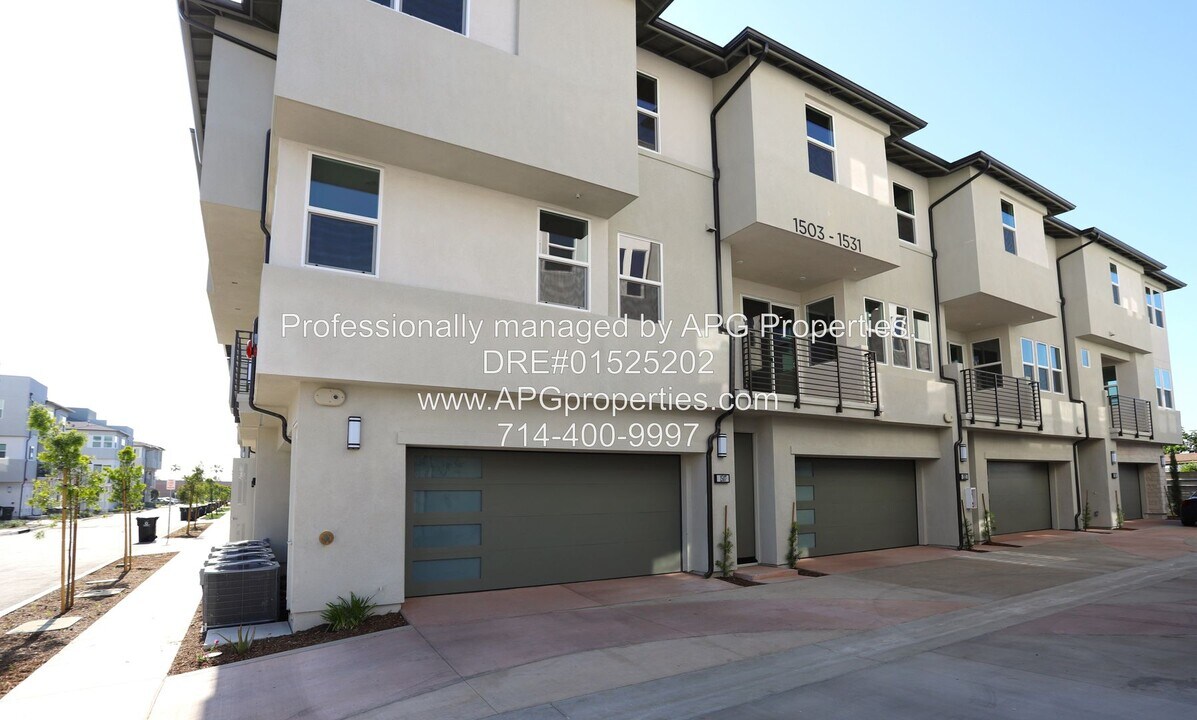 1511 W Bushell St in Anaheim, CA - Building Photo