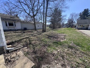 813 E Washington St in Monticello, IL - Building Photo - Building Photo