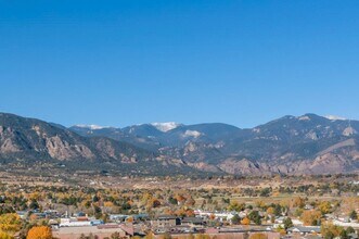 1025 Cheyenne Villas Point in Colorado Springs, CO - Building Photo - Building Photo