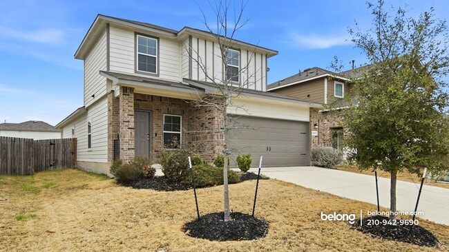 15619 Garam Trl in Von Ormy, TX - Foto de edificio - Building Photo