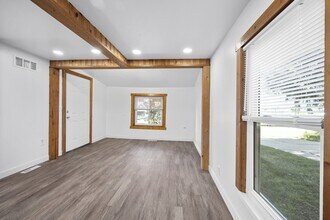 31 Heights Rd in Lake Orion, MI - Foto de edificio - Building Photo