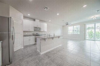 3501 Joshua Tree St in Palm Springs, FL - Building Photo - Building Photo