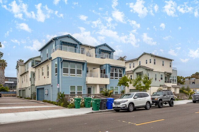 2675-2777 Roosevelt St in Carlsbad, CA - Foto de edificio - Building Photo