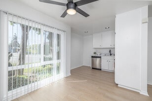 Prairie Gardens Apartments in Torrance, CA - Building Photo