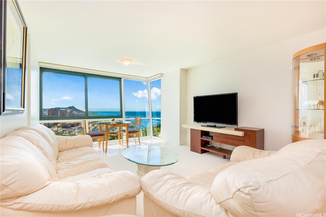 88 Piikoi St, Unit 3907 in Honolulu, HI - Foto de edificio