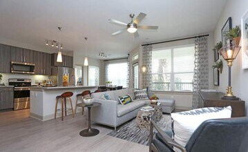 6301 Pale Sage Dr in Houston, TX - Building Photo - Building Photo