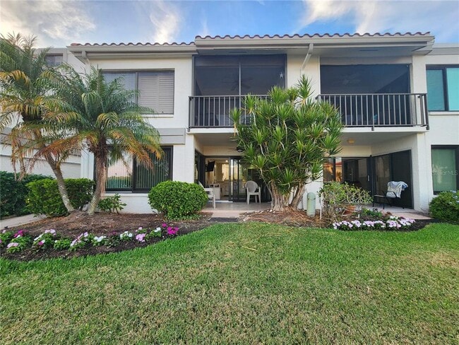 6361 Bahia Del Mar Blvd S in St. Petersburg, FL - Foto de edificio - Building Photo