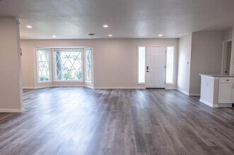 6070 Wonder Dr in Fort Worth, TX - Building Photo - Building Photo