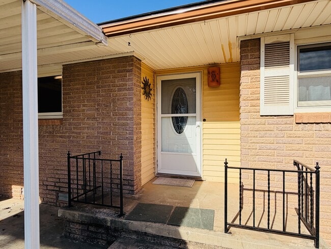 29 Glenda Dr in Yukon, OK - Building Photo - Building Photo