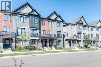 174 S Creek Dr in Kitchener, ON - Building Photo - Building Photo