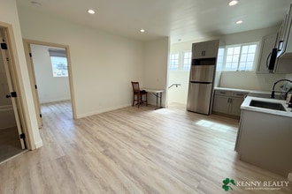 388 Evergreen Dr in South San Francisco, CA - Building Photo - Building Photo