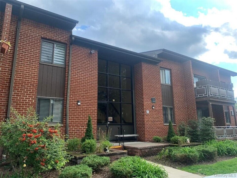 12 Charles Ln in Pomona, NY - Building Photo