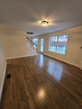 6 Dutch Dr in Litchfield, NH - Building Photo - Building Photo