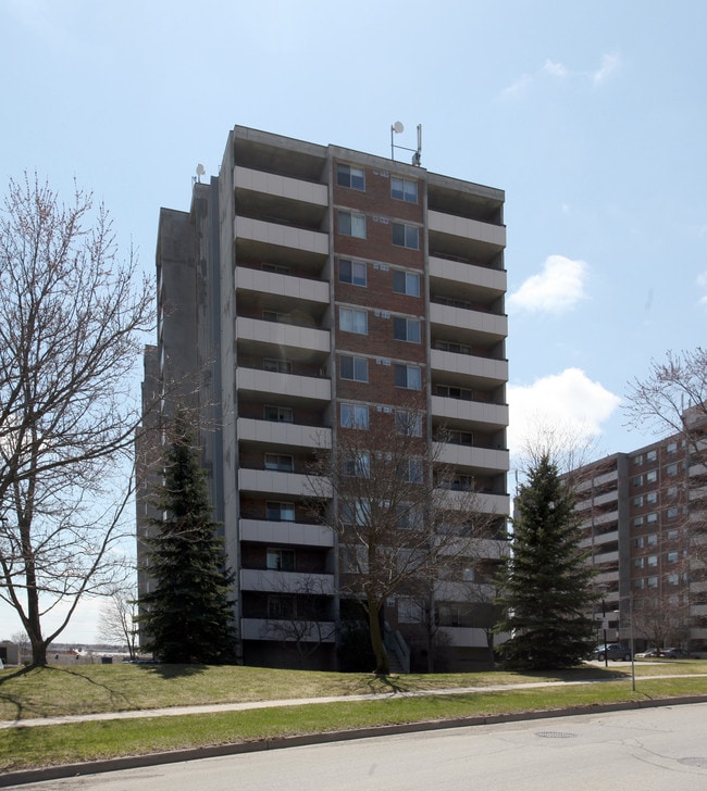 40 William Roe Blvd in Newmarket, ON - Building Photo - Building Photo