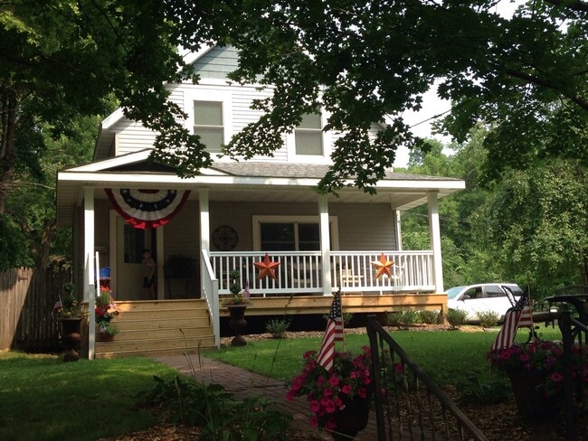property at 618 6th St