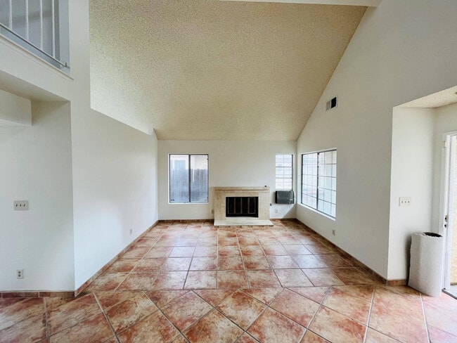 36823 Hillcrest Dr in Palmdale, CA - Building Photo - Building Photo
