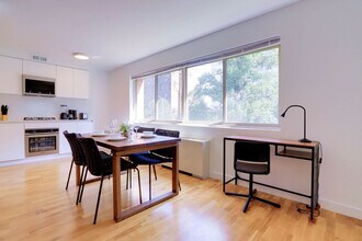 1310 N Oak St in Arlington, VA - Building Photo - Building Photo