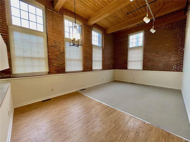 101 Race St in Catasauqua, PA - Building Photo - Building Photo