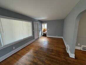 2029 Cartier St in Flint, MI - Foto de edificio - Building Photo