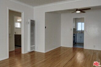 3745 S Victoria Ave in Los Angeles, CA - Building Photo - Building Photo