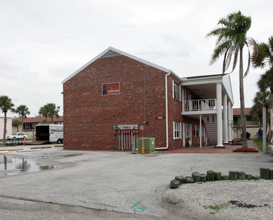 Island Palms in Venice, FL - Building Photo