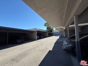 5730 Yolanda Ave in Los Angeles, CA - Building Photo - Building Photo