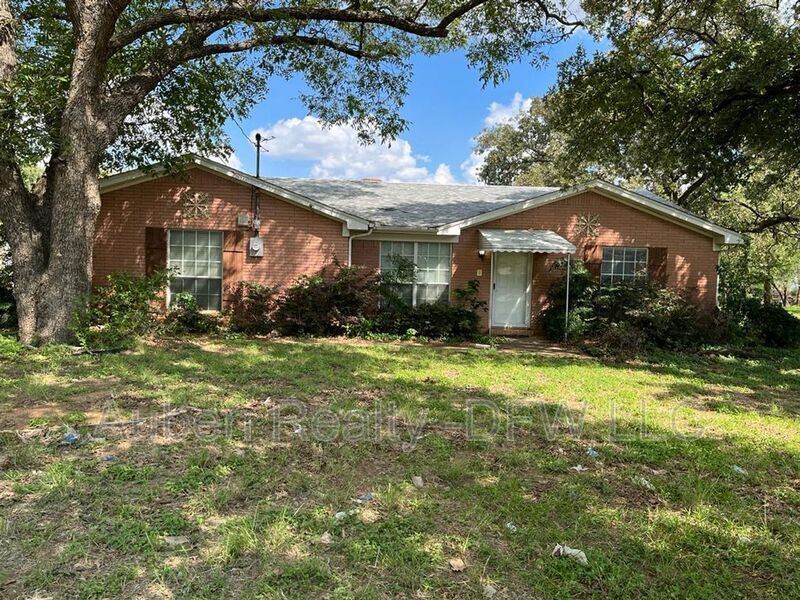 3608 Tarrant Main St in Euless, TX - Building Photo